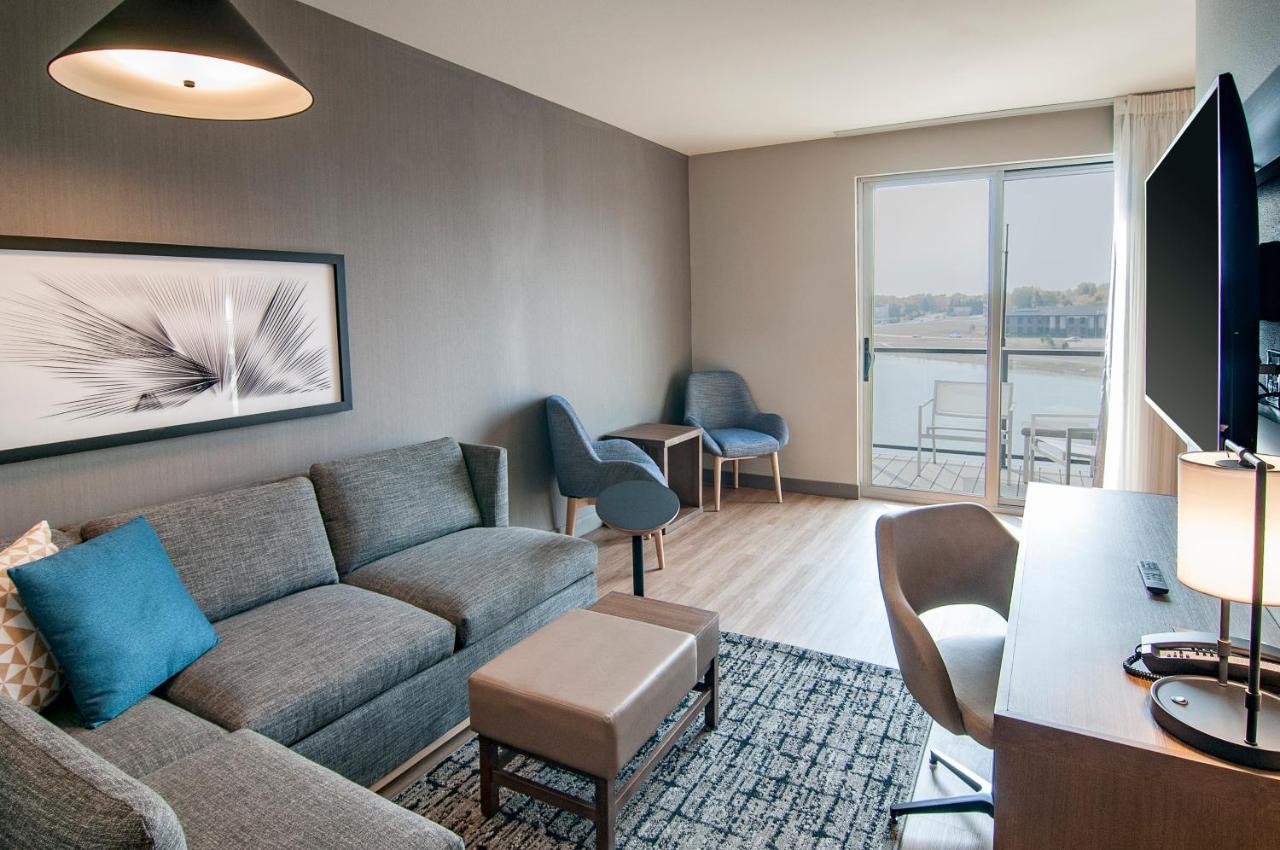 Superior King Room - Disability Access at Hyatt Place Sioux Falls South