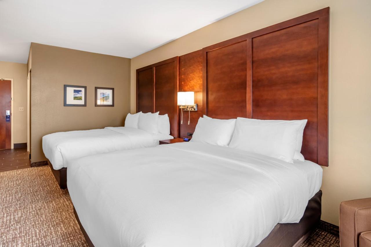 Standard Queen Room with Two Queen Beds - Non-Smoking at Comfort Inn & Suites Winchester