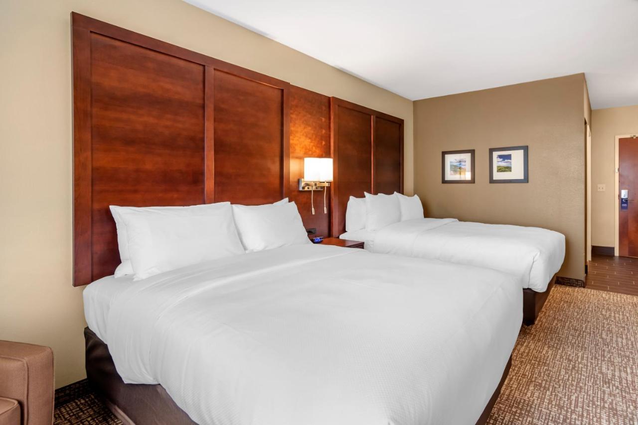 Queen Room with Two Queen Beds - Accessible/Non-Smoking at Comfort Inn & Suites Winchester