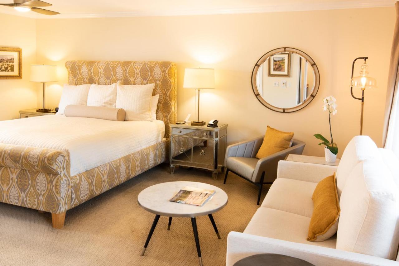 Deluxe King Room with Spa Bath - 2A at Harbor House Inn