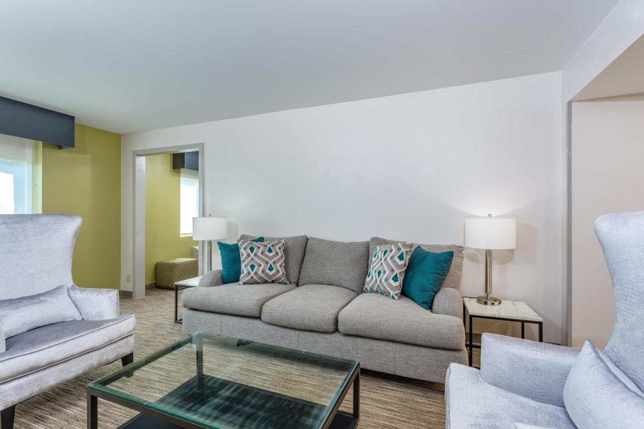 Executive Suite - Non-Smoking at Holiday Inn Express Exton by IHG