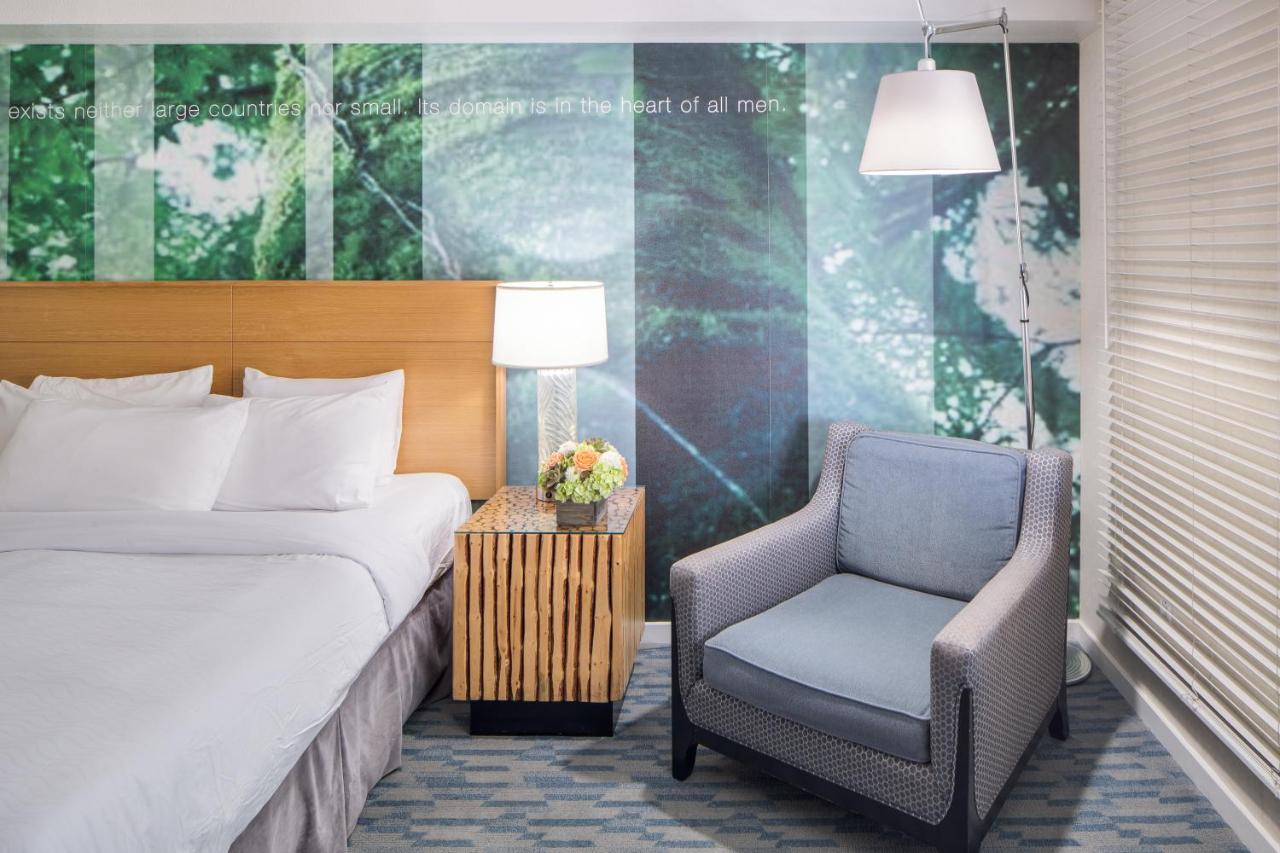 Deluxe Room King at The Domain Hotel