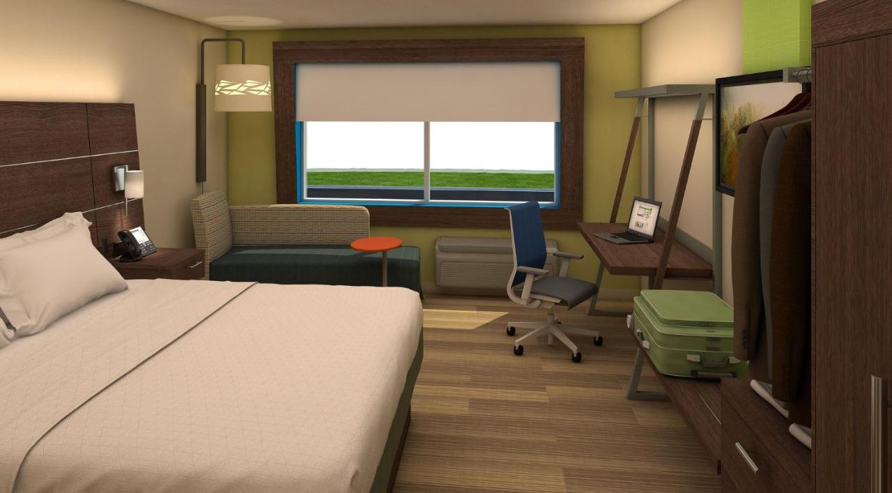 King Room at Holiday Inn Express Atmore, an IHG Hotel