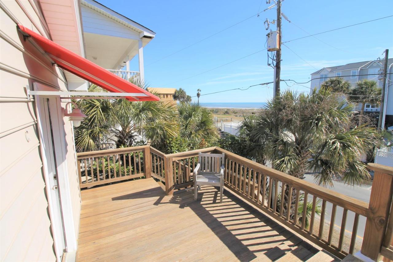 | Salty Shack Unit C - Salty Shack - Dog Friendly Home - Across from the Beach - Central Location!