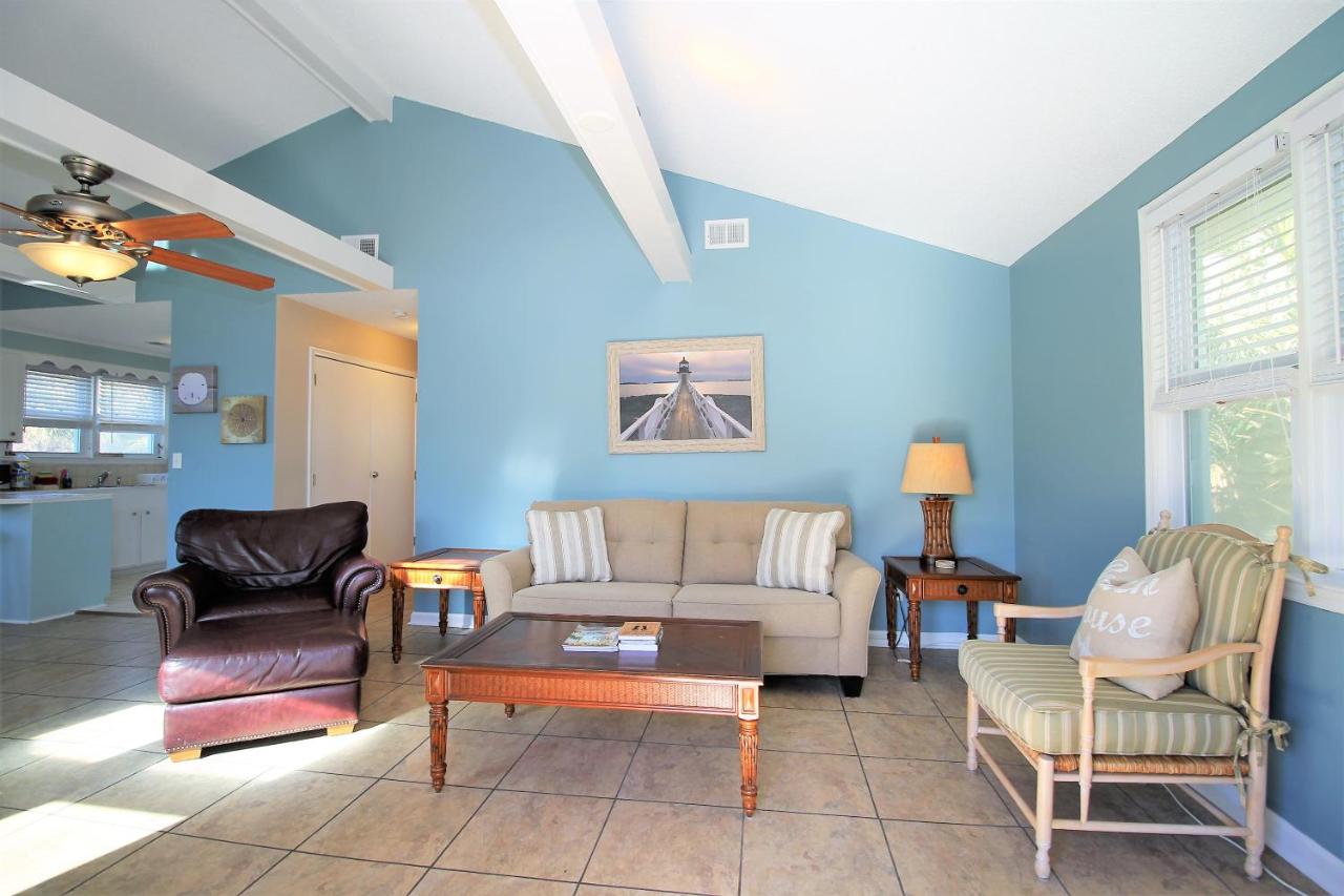 | Salty Shack Unit C - Salty Shack - Dog Friendly Home - Across from the Beach - Central Location!