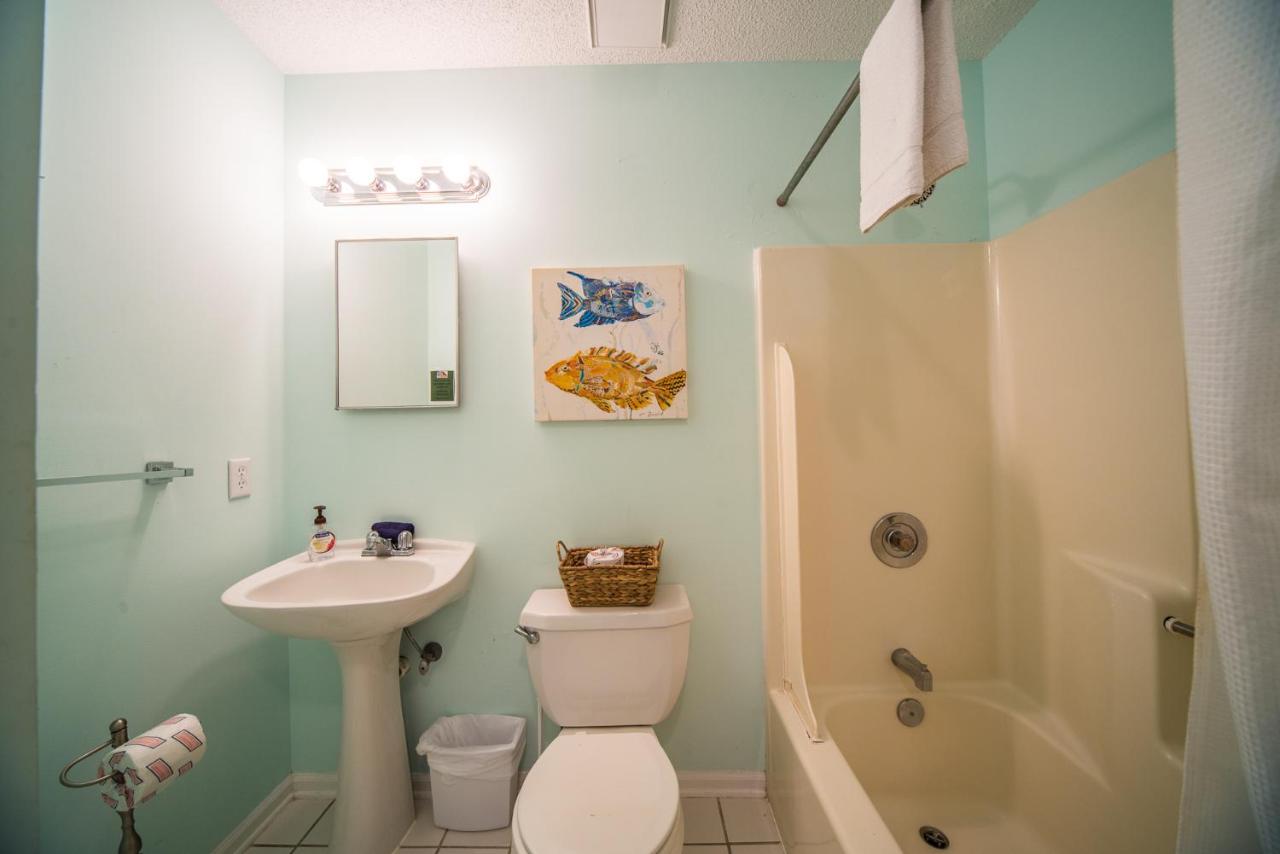 | Salty Shack Unit C - Salty Shack - Dog Friendly Home - Across from the Beach - Central Location!