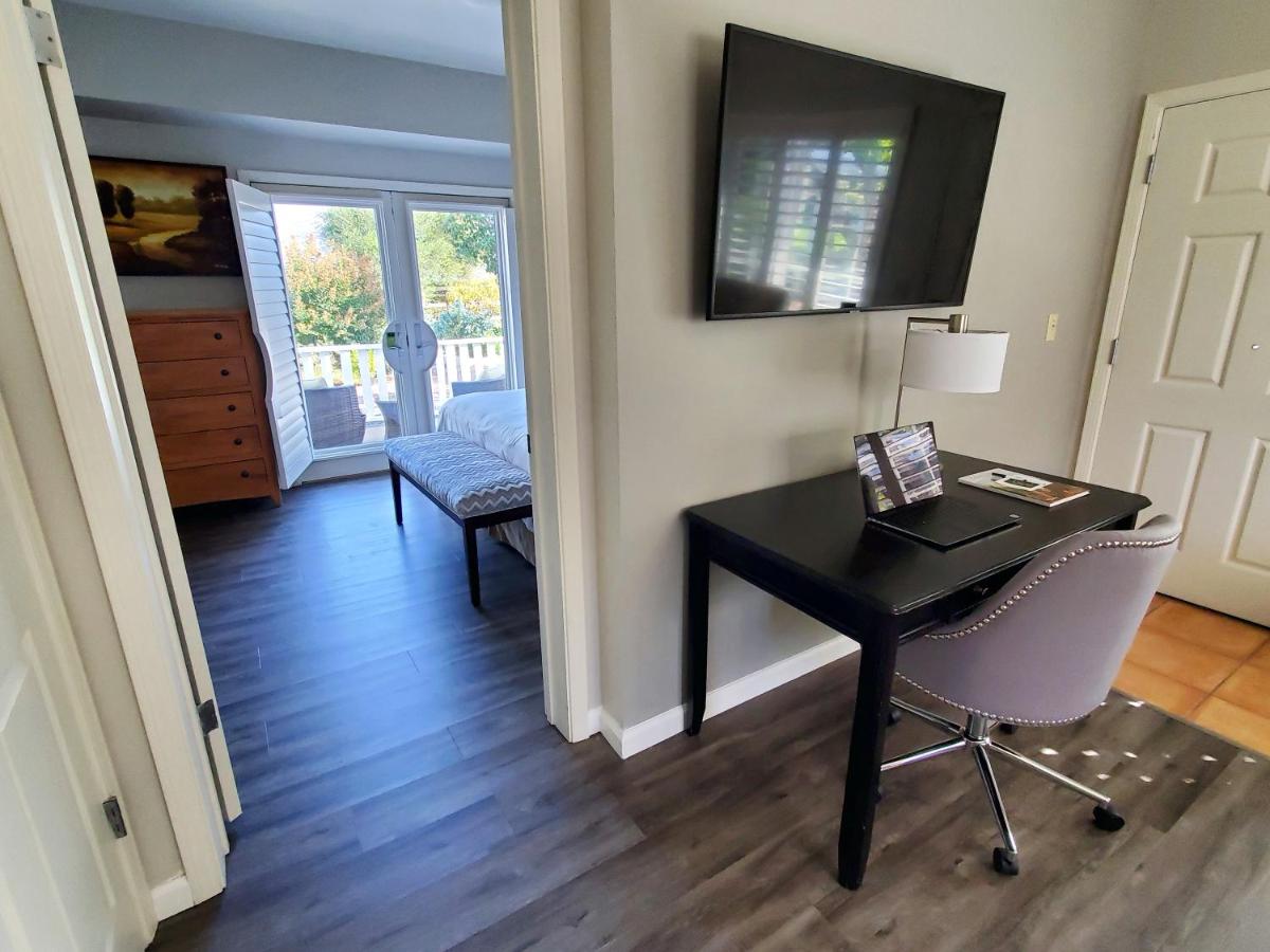  | Geyserville Inn