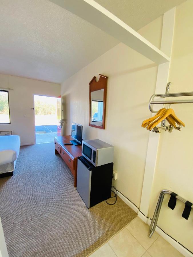  | Traveler's Place Inn & Suites