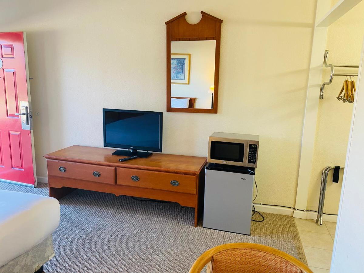  | Traveler's Place Inn & Suites