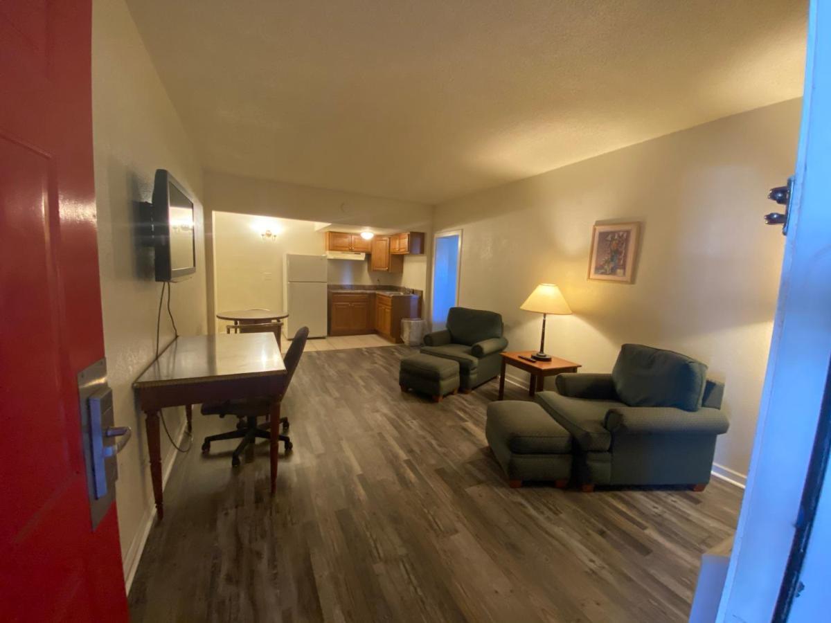  | Traveler's Place Inn & Suites