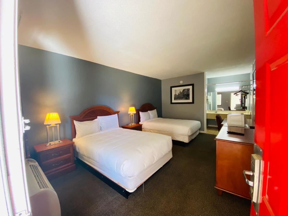  | Traveler's Place Inn & Suites