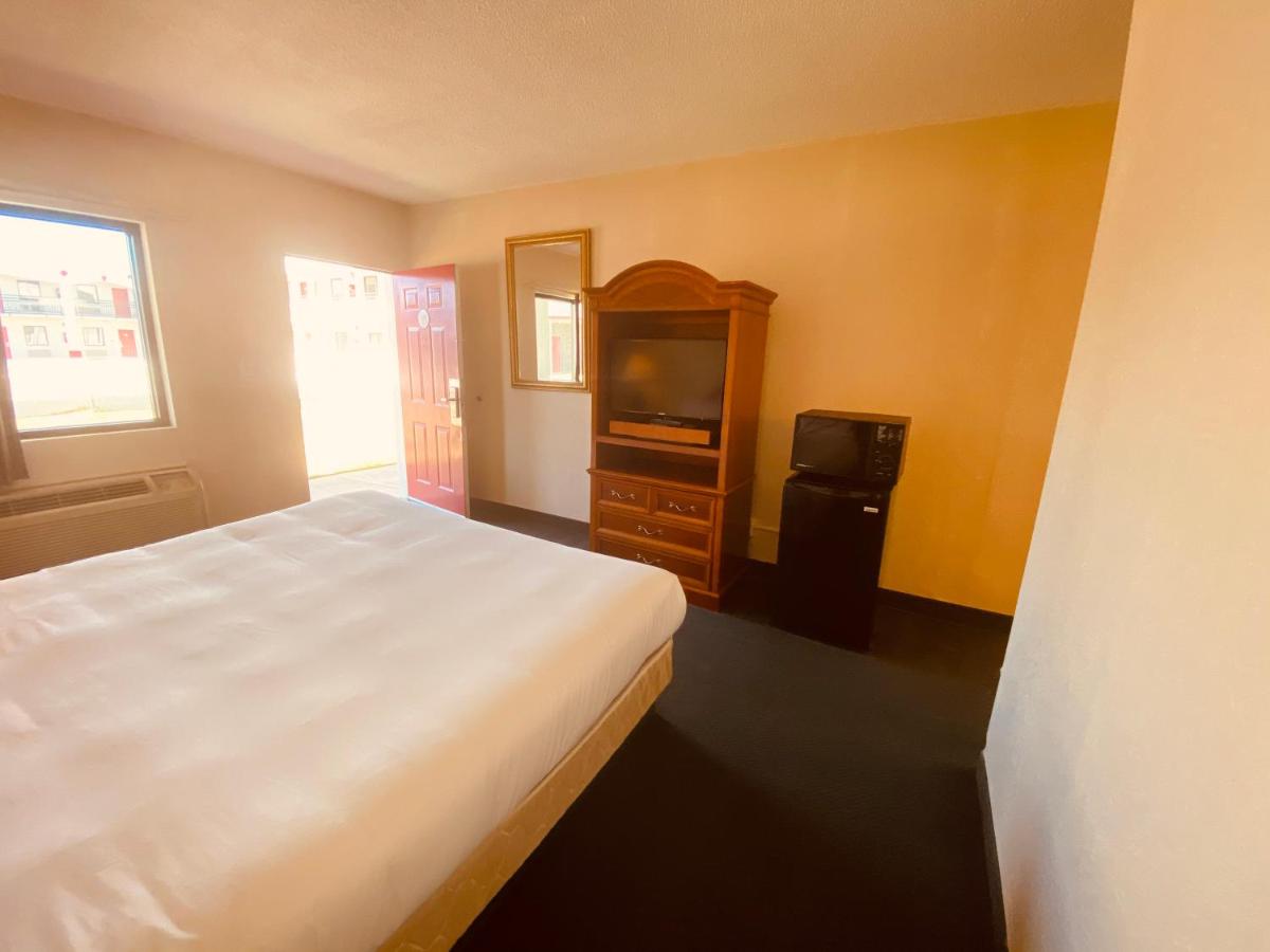  | Traveler's Place Inn & Suites