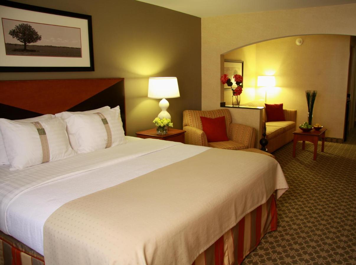  | Holiday Inn Carbondale-Conference Center