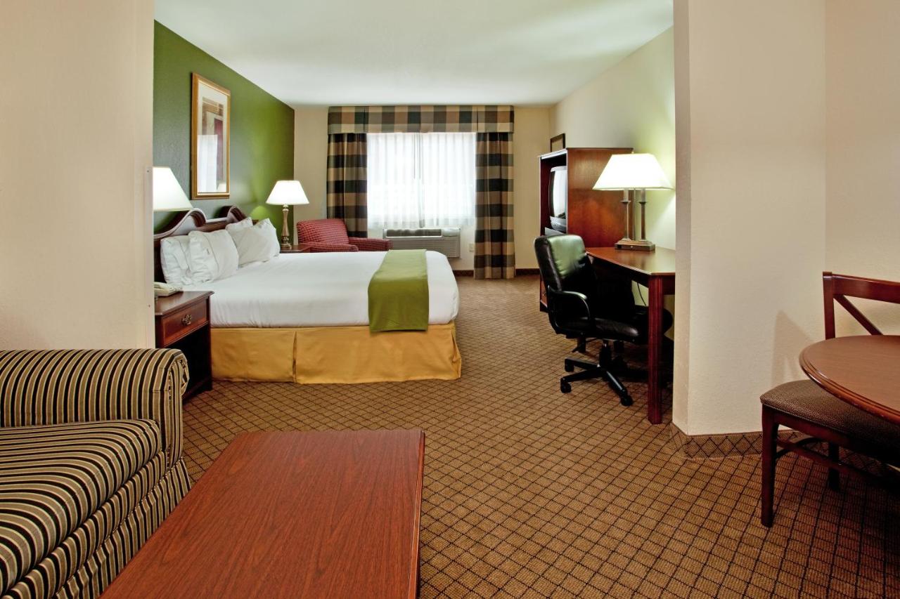 | Holiday Inn Express Harvey-Marrero, an IHG Hotel