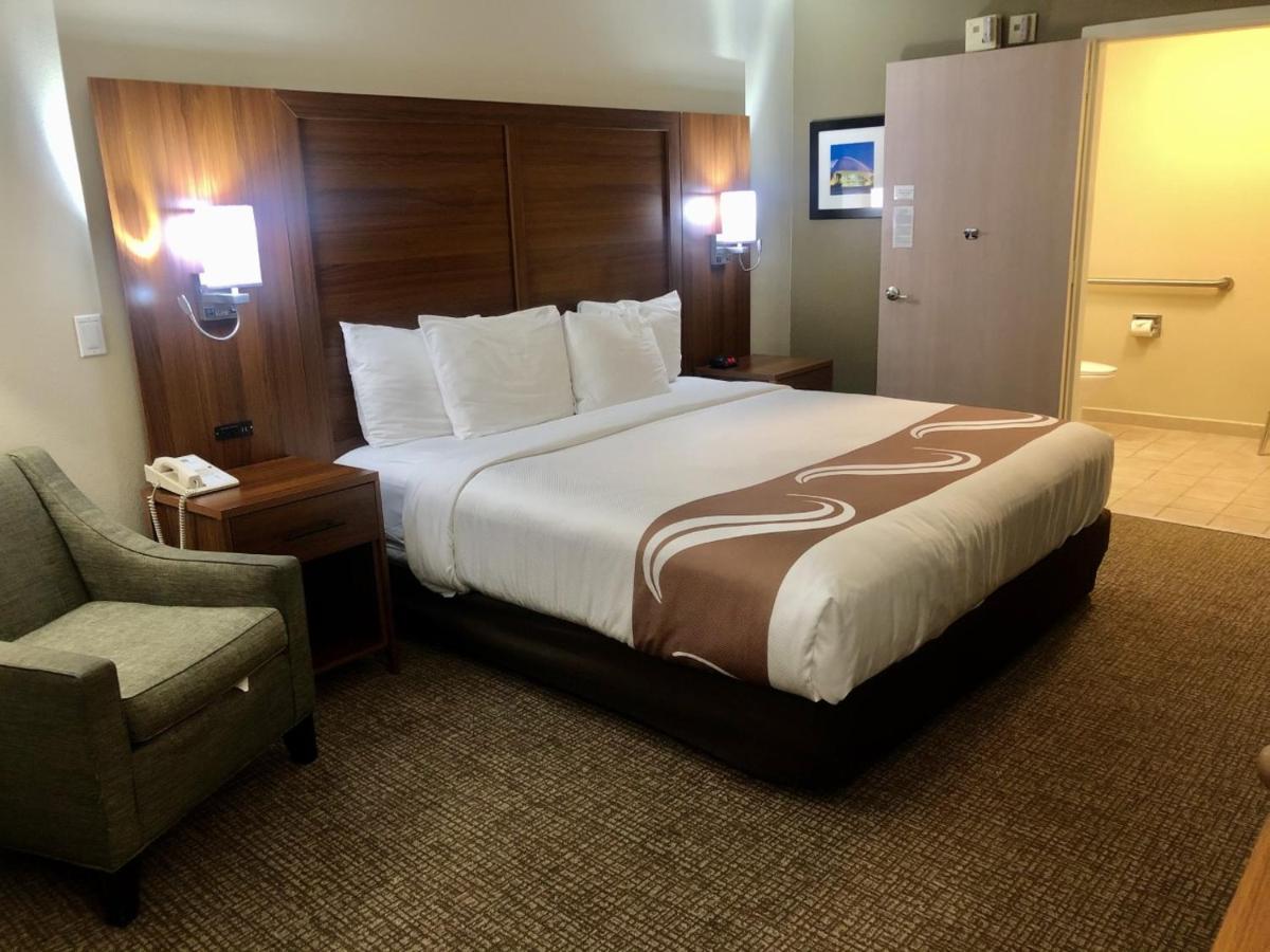 Standard Room, 1 King Bed, Non Smoking at Quality Inn Placentia Anaheim Fullerton