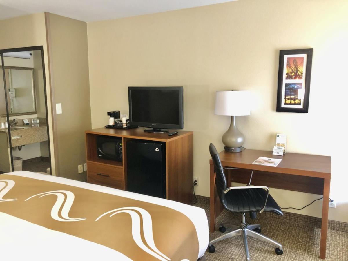 Standard Room, 1 King Bed, Non Smoking at Quality Inn Placentia Anaheim Fullerton