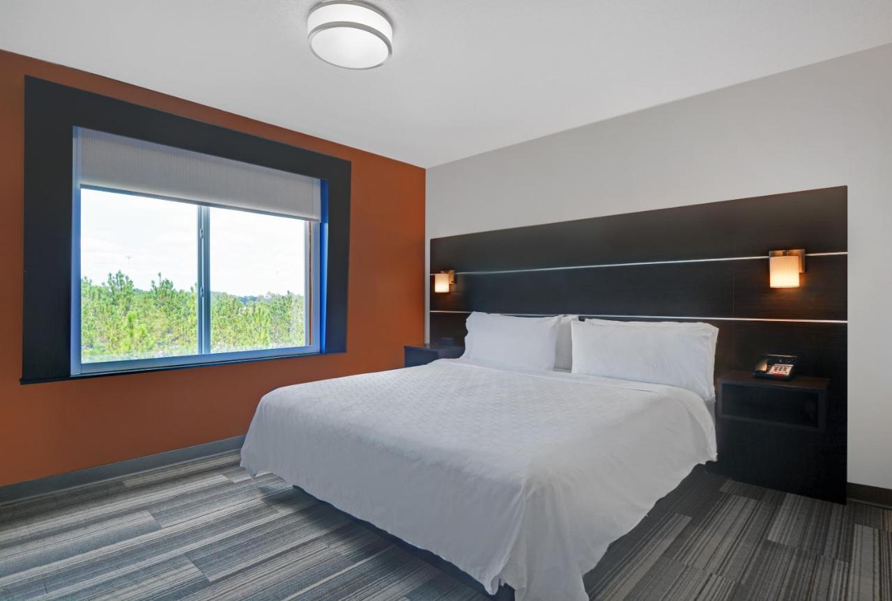 King Room at Holiday Inn Express Atmore, an IHG Hotel