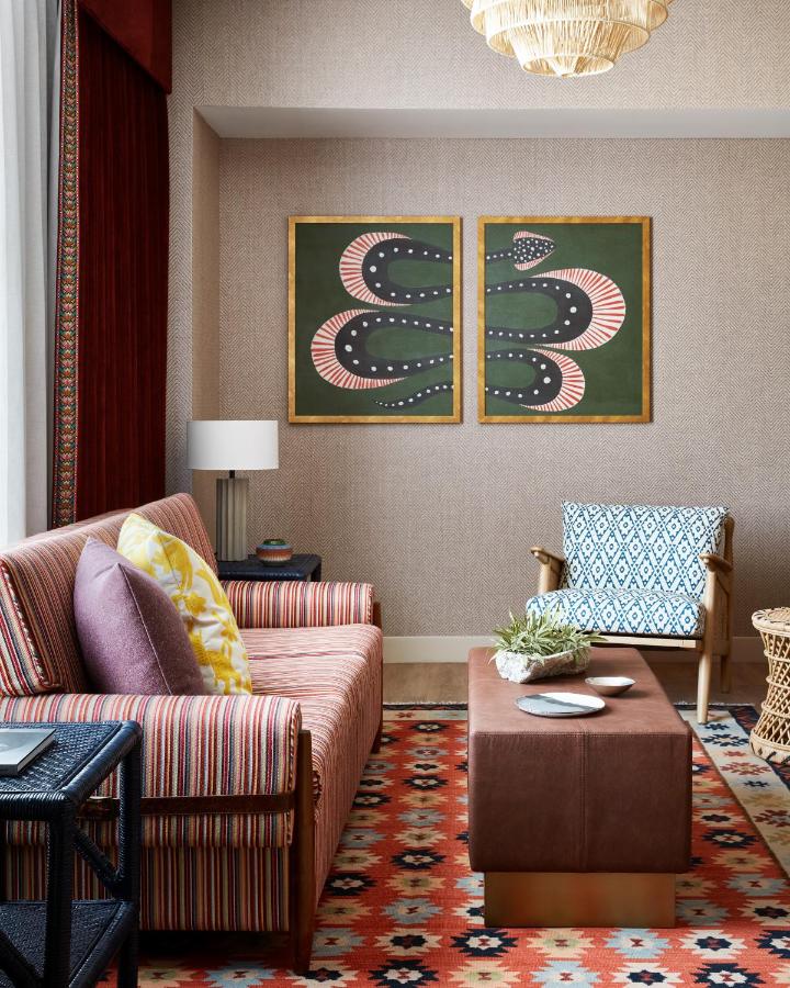 Graduate King Suite - Accessible at Graduate by Hilton Tucson
