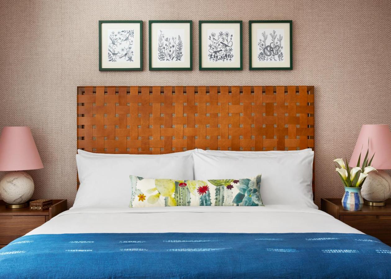 Graduate King Suite - Accessible at Graduate by Hilton Tucson