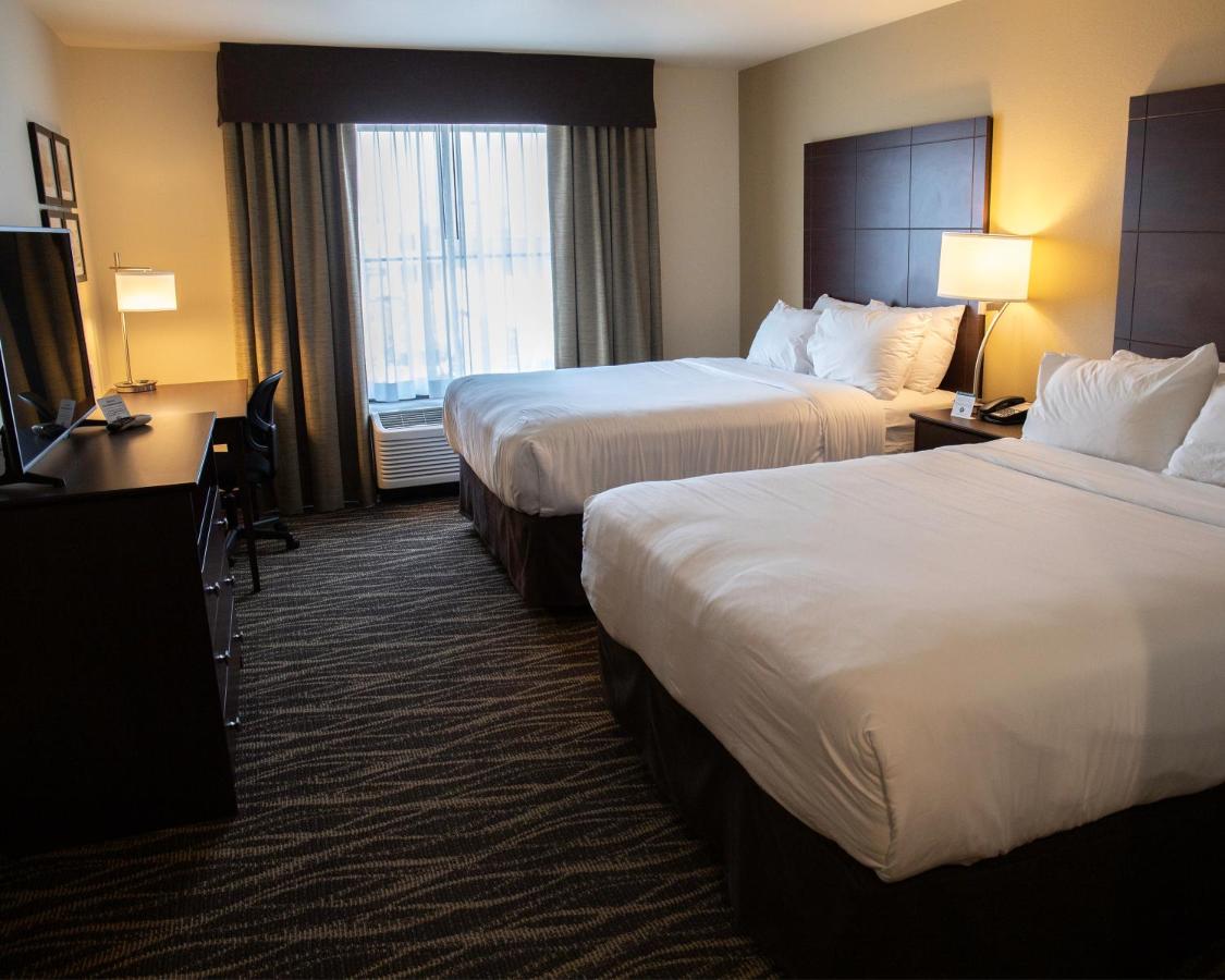 | Cobblestone Hotel & Suites - Two Rivers