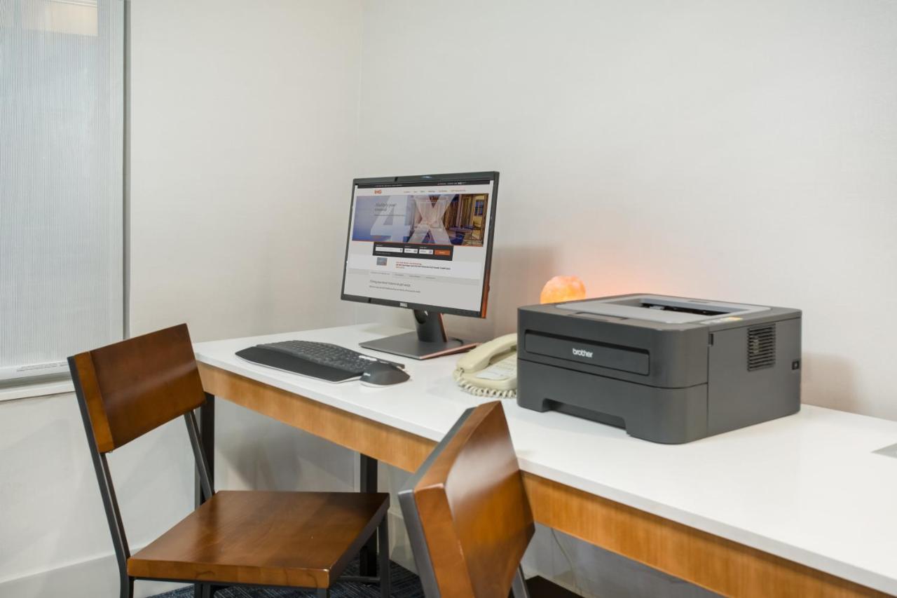 | Holiday Inn Express Hotel & Suites Fort Collins, an IHG Hotel