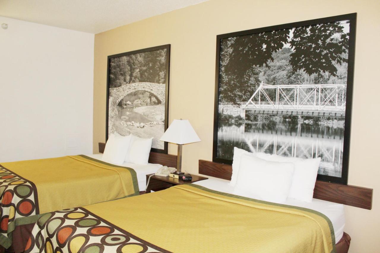 | Super 8 by Wyndham Three Rivers