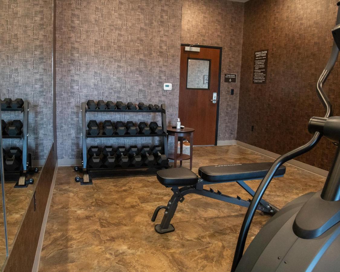 | Cobblestone Hotel & Suites - Two Rivers