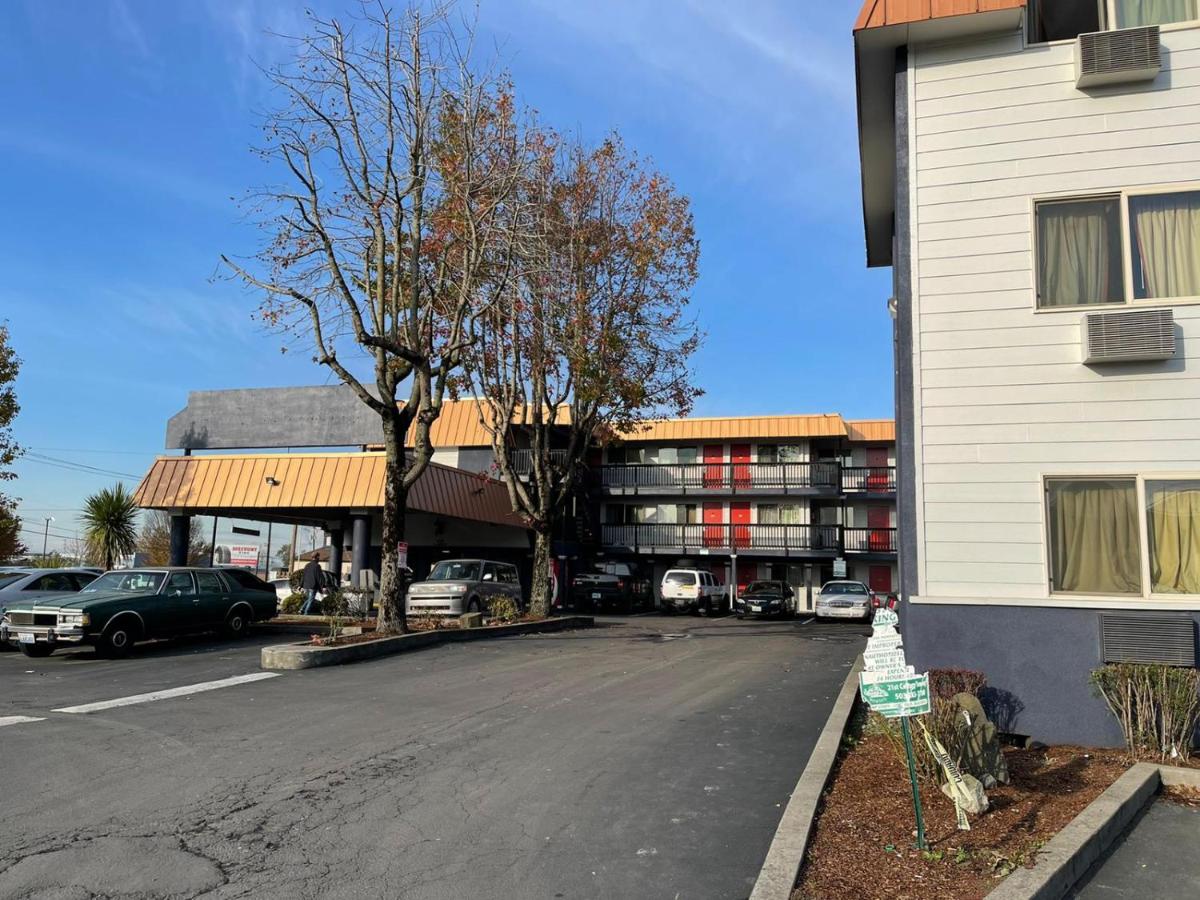 | Portland Inn