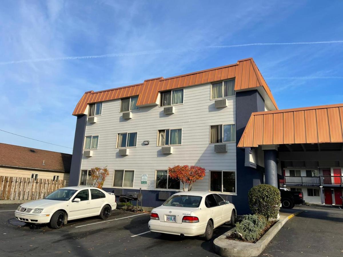 | Portland Inn