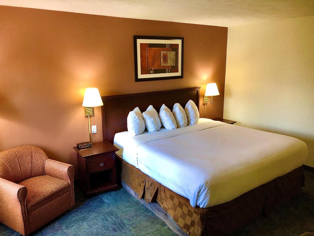 King Room- Non-Smoking at Ramada by Wyndham Spokane Valley