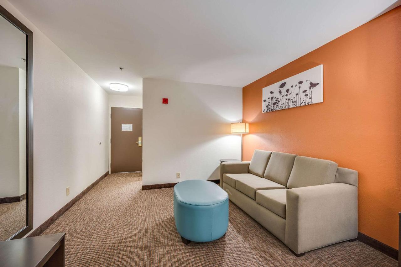 King Suite - Accessible/Non-Smoking at Sleep Inn & Suites Decatur West
