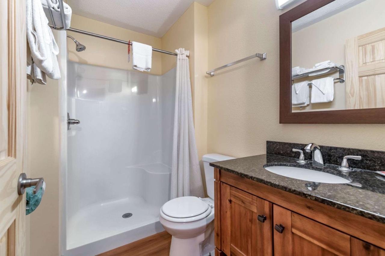 | Rodeway Inn Lake George Outlets