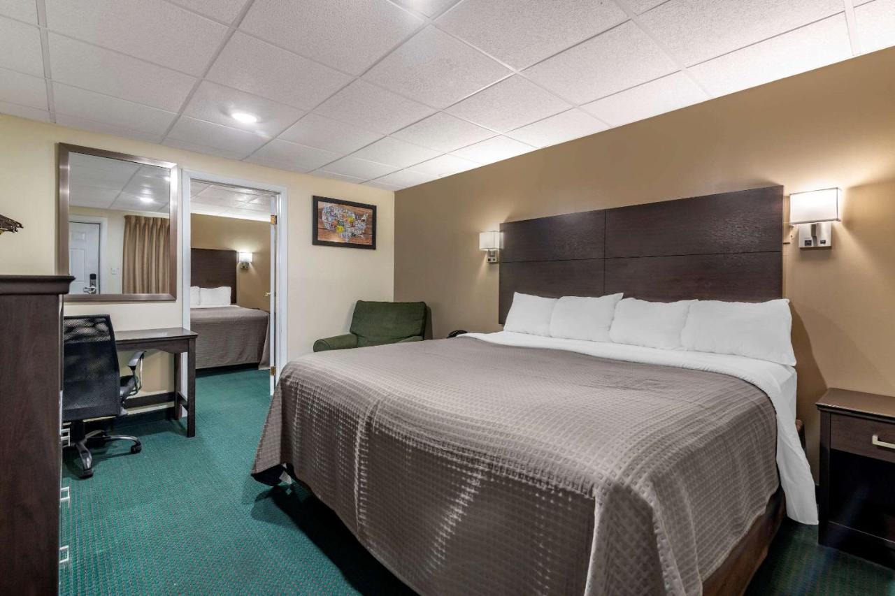 | Rodeway Inn Lake George Outlets