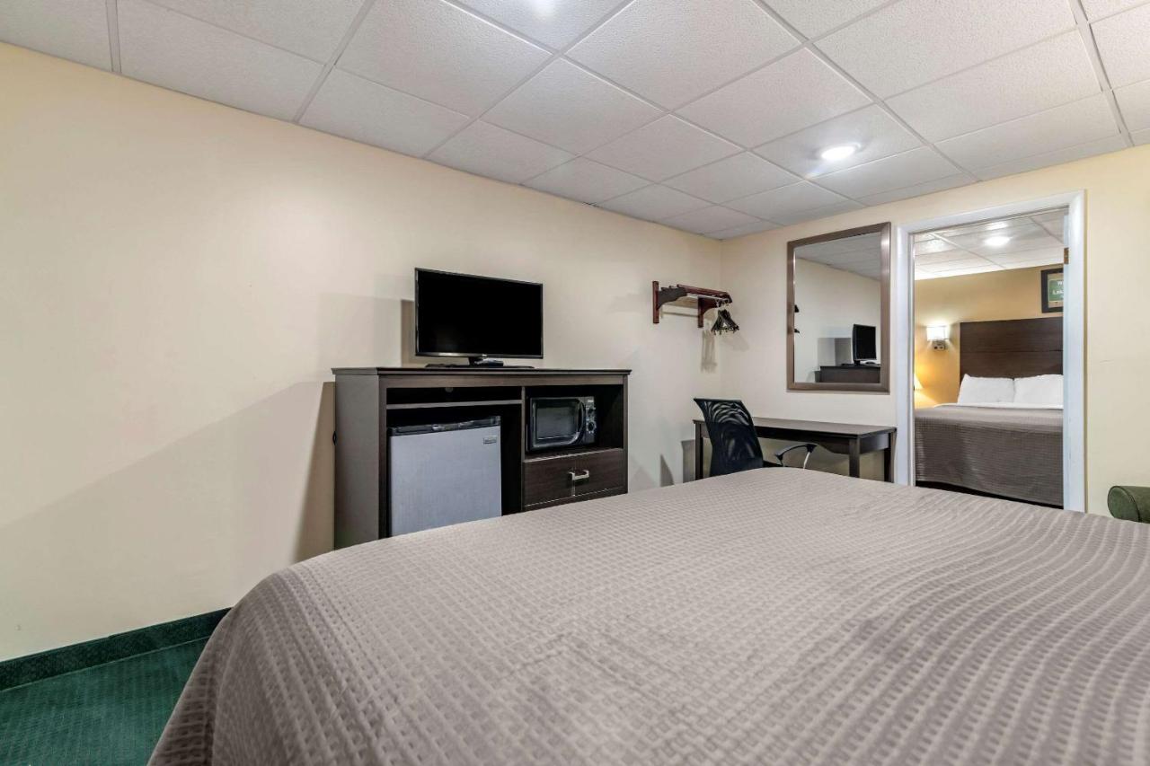 | Rodeway Inn Lake George Outlets