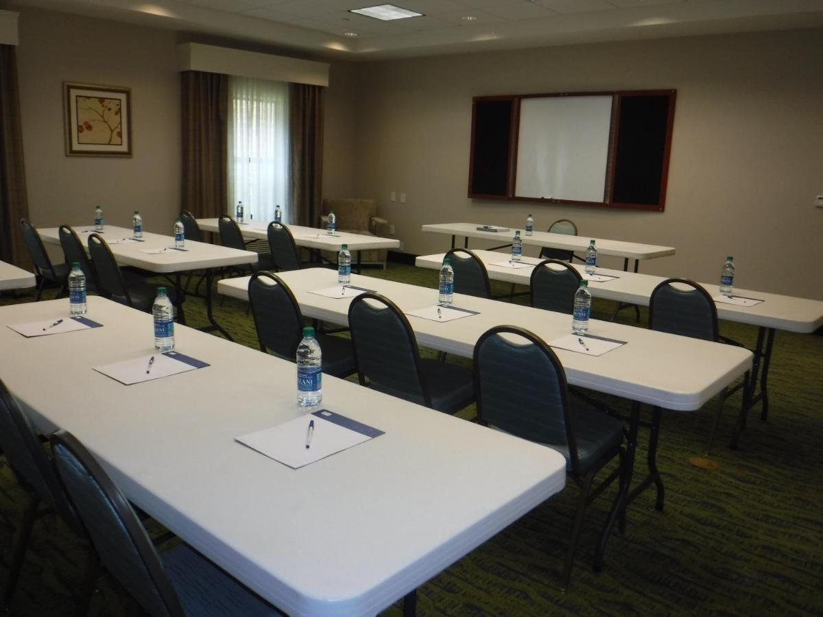 | Holiday Inn Express West Jefferson, an IHG Hotel