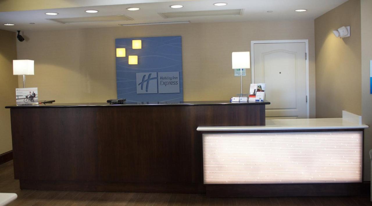 | Holiday Inn Express West Jefferson, an IHG Hotel