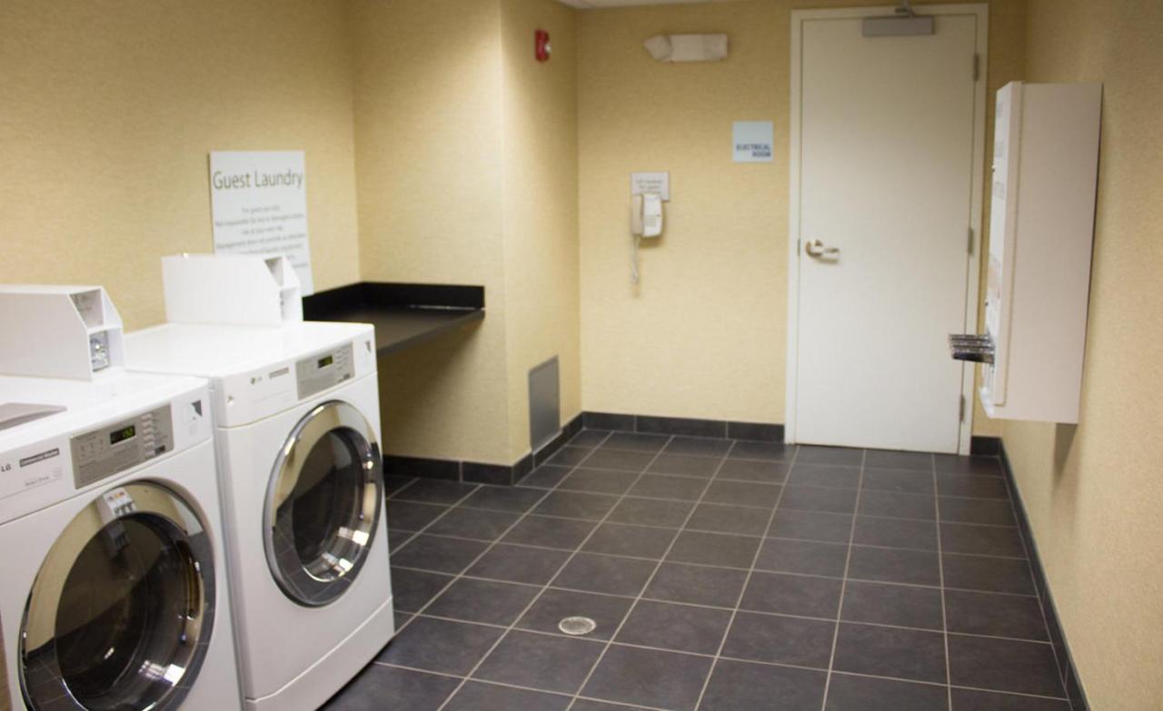 | Holiday Inn Express West Jefferson, an IHG Hotel