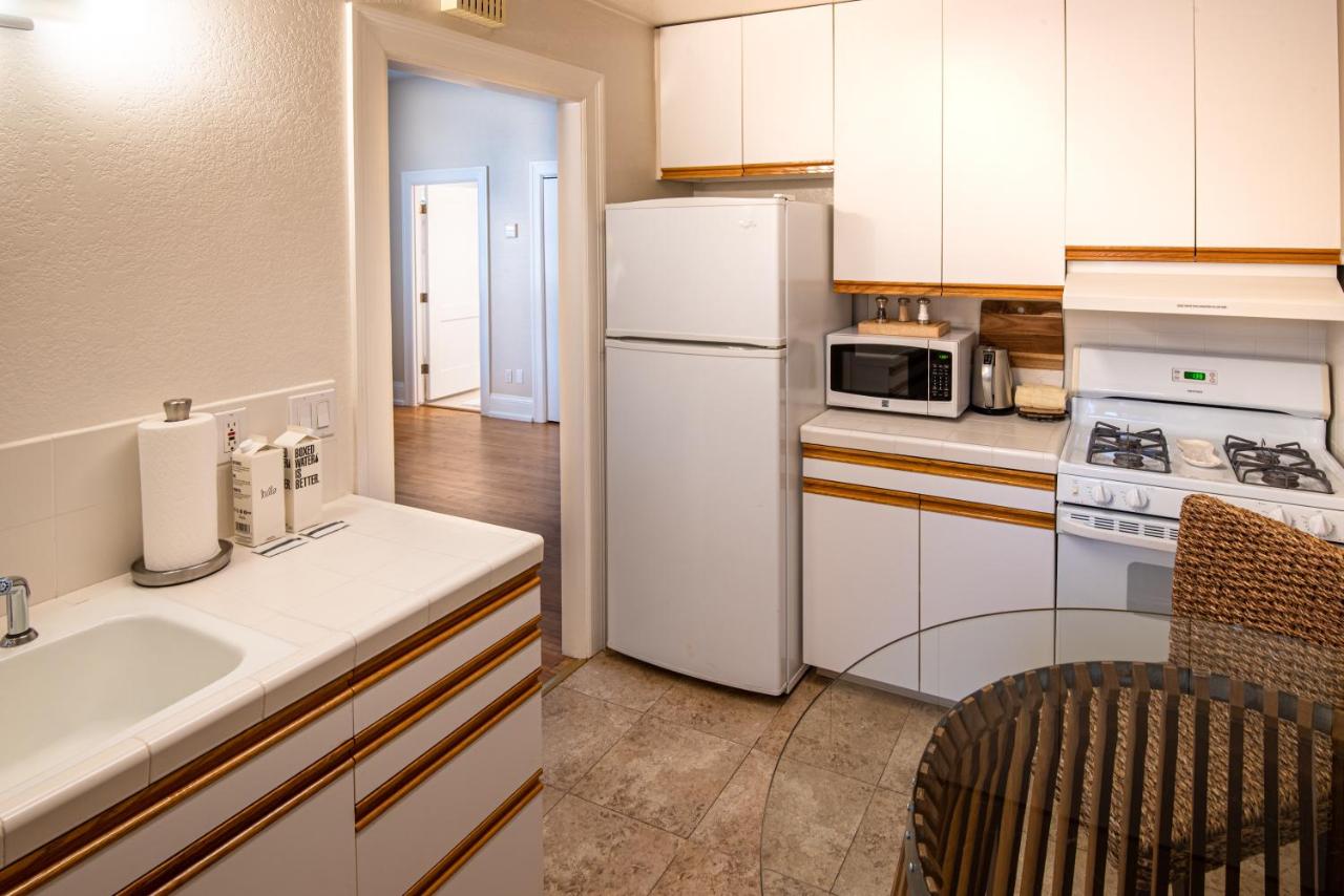 Deluxe King Studio with Kitchen - 118B at Harbor House Inn