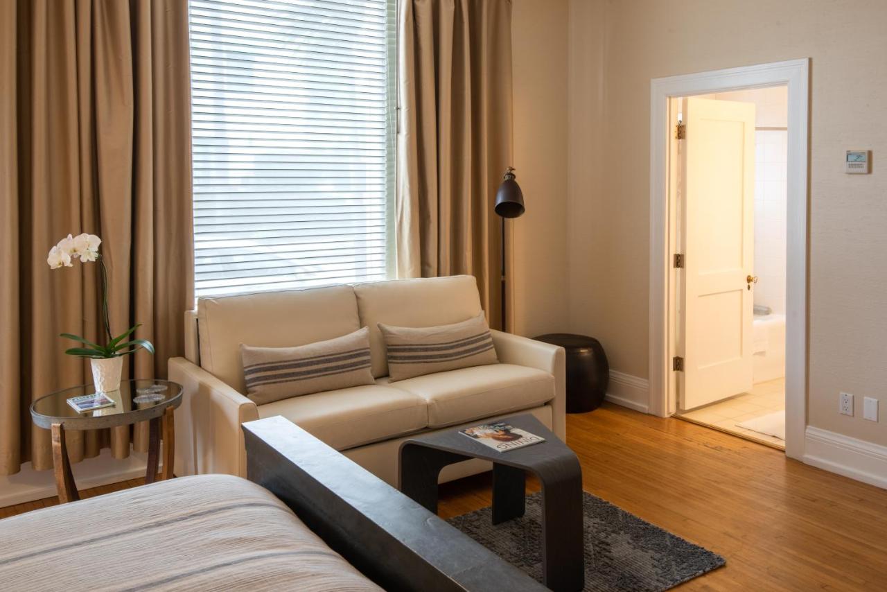 Deluxe King Studio with Kitchen - 118B at Harbor House Inn