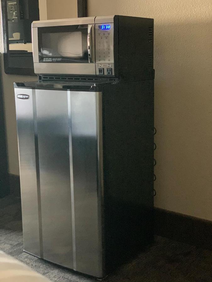 King Room - Disability Access - Non-Smoking at Travelodge by Wyndham Lake Havasu