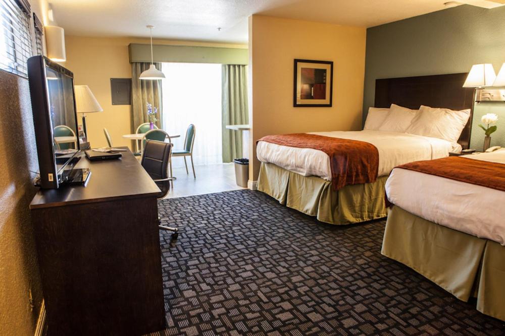 | Marinwood Inn & Suites
