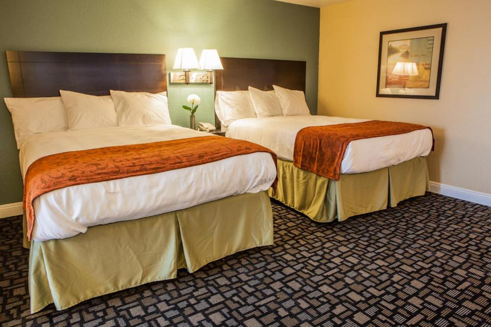 | Marinwood Inn & Suites