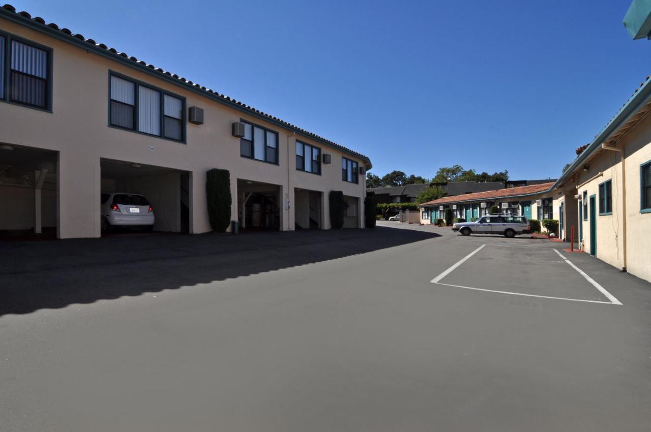 | Marinwood Inn & Suites