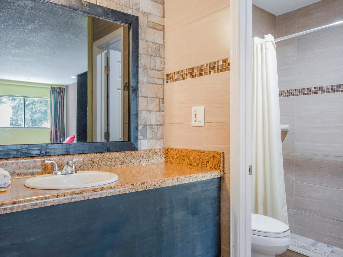 Double Room with Two Double Beds at OYO Superior Budget Inn Bartow