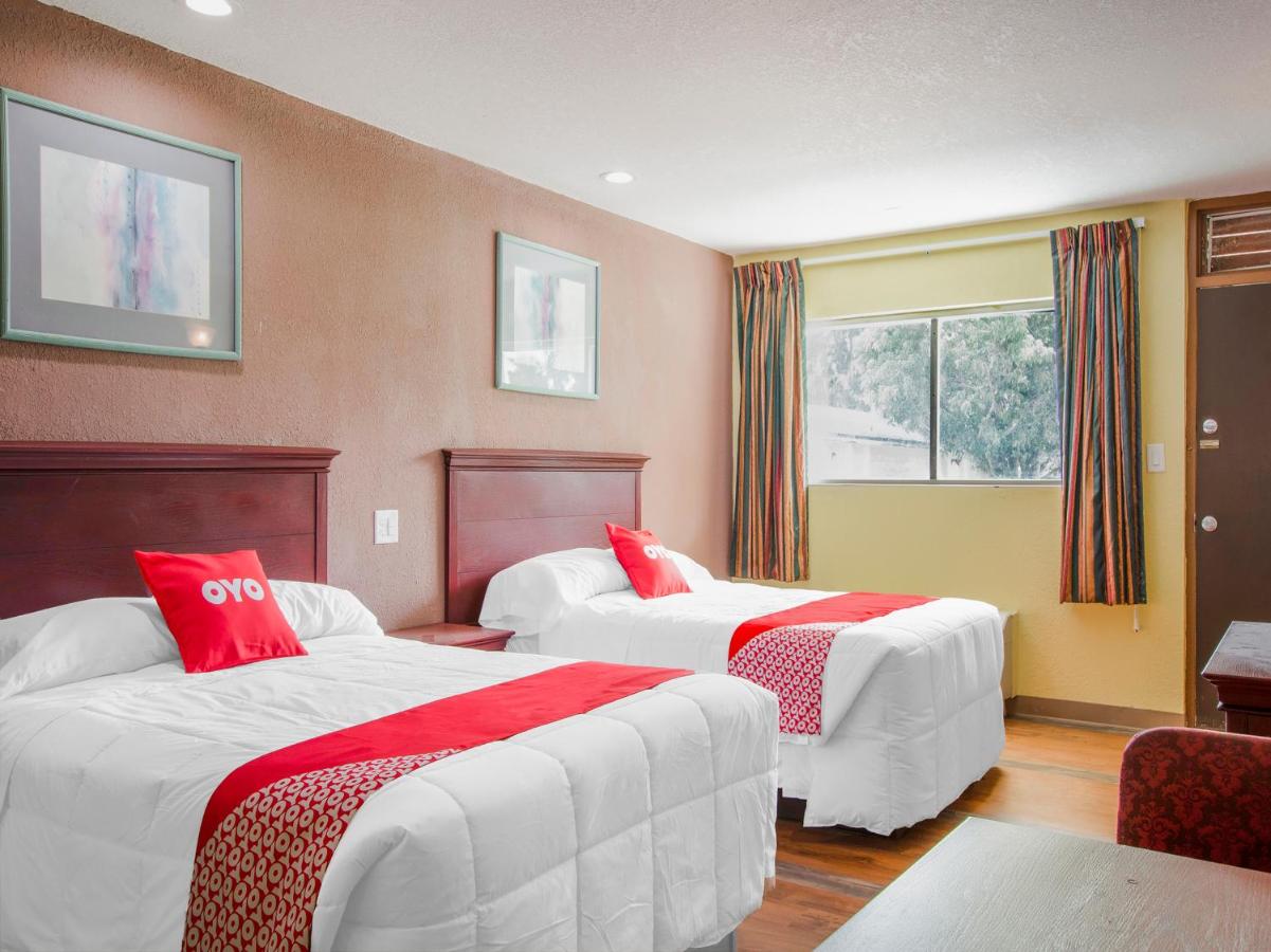 Double Room with Two Double Beds at OYO Superior Budget Inn Bartow