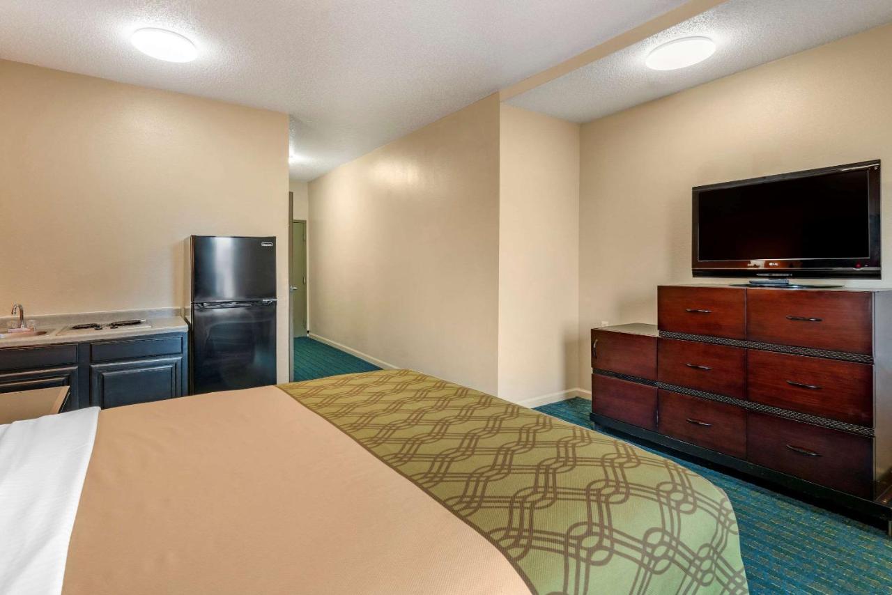 | Econo Lodge Inn & Suites Granite City
