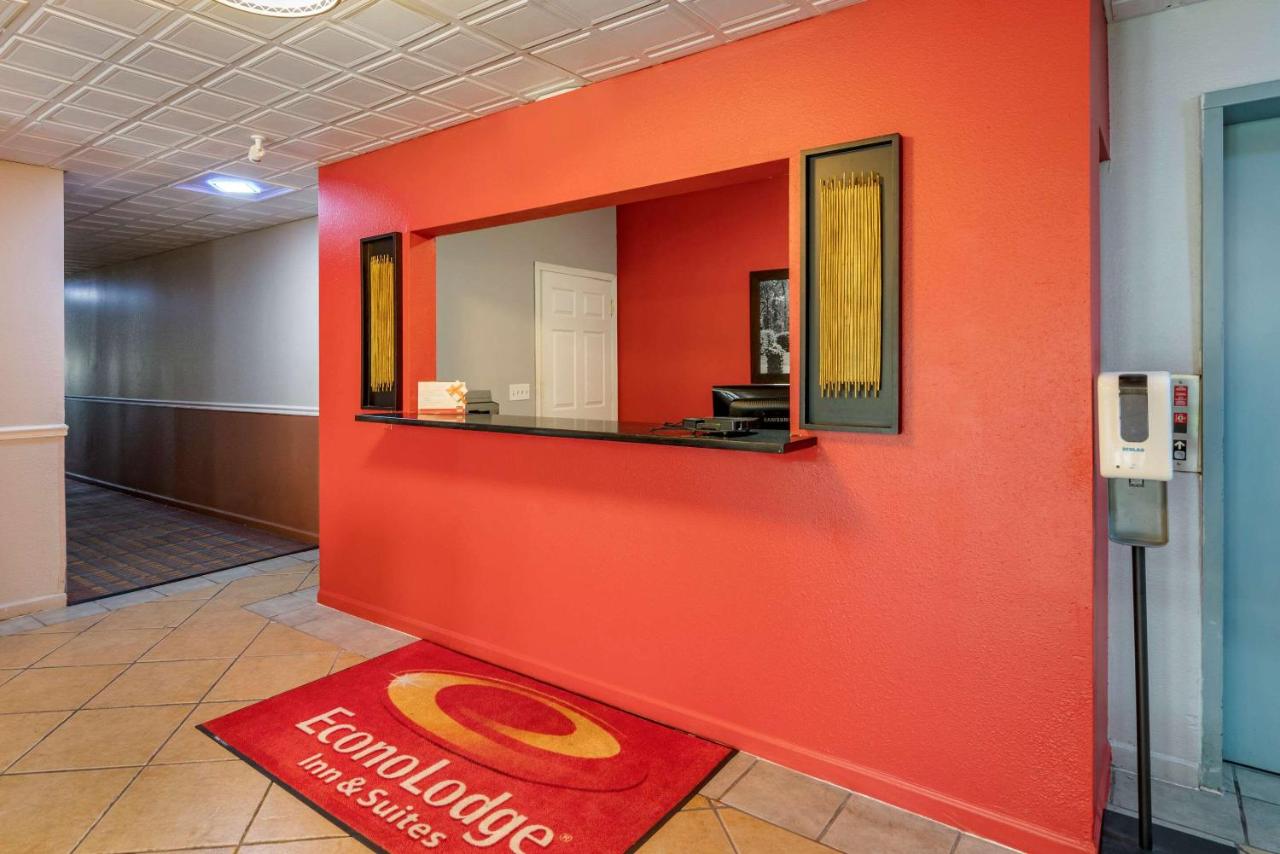 | Econo Lodge Inn & Suites Granite City