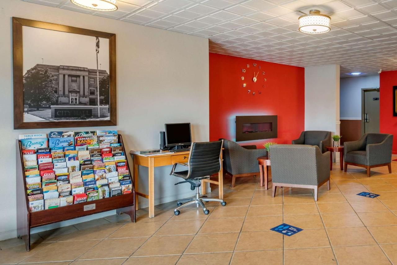 | Econo Lodge Inn & Suites Granite City