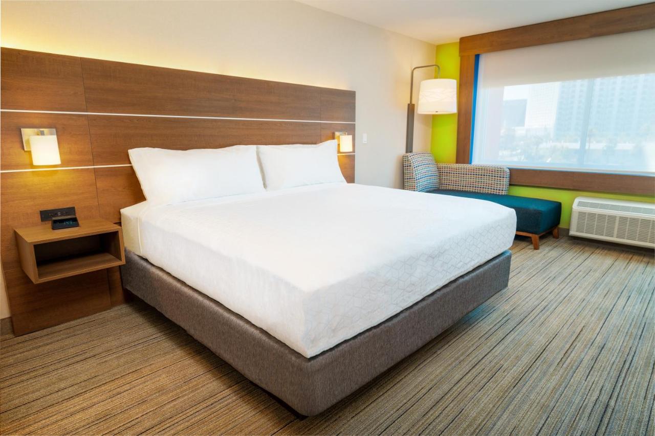  | Holiday Inn Express & Suites - Las Vegas - E Tropicana, an IHG Hotel