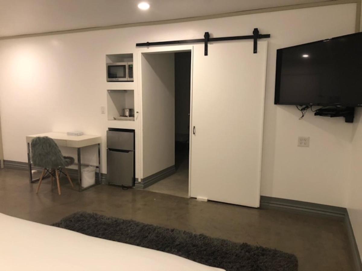 King Room with Roll-In Shower - Disability Access at Aqua Soleil Hotel & Mineral Water Spa